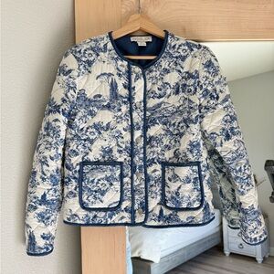 Floral Blue and White Women's Quilted Jacket